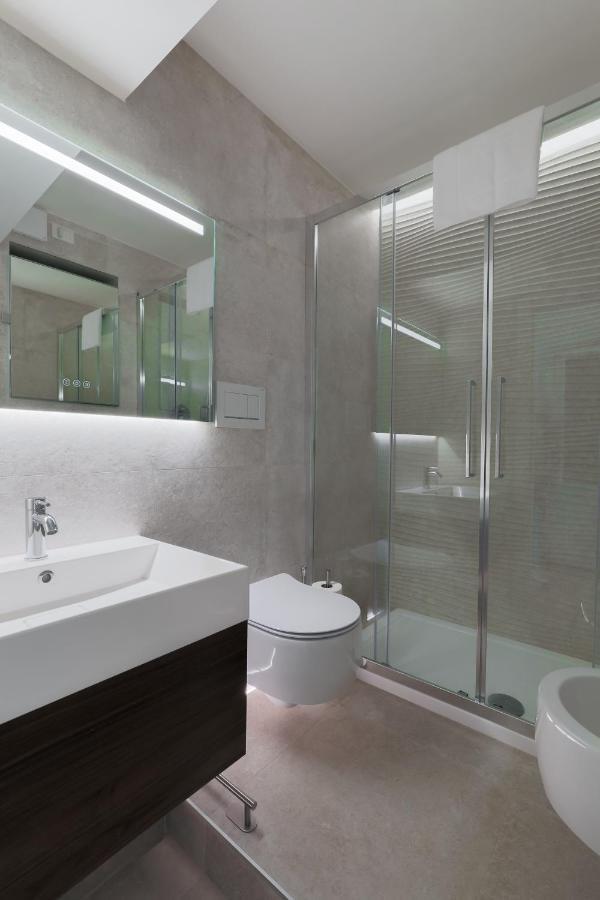 DUOMO-PORTA VENEZIA - Suite Deluxe Milano Exterior foto