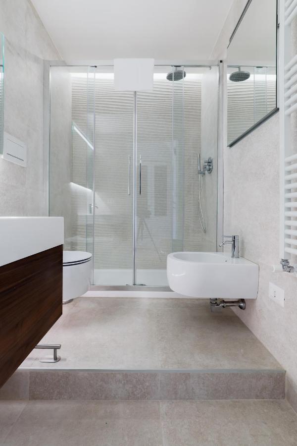 DUOMO-PORTA VENEZIA - Suite Deluxe Milano Exterior foto